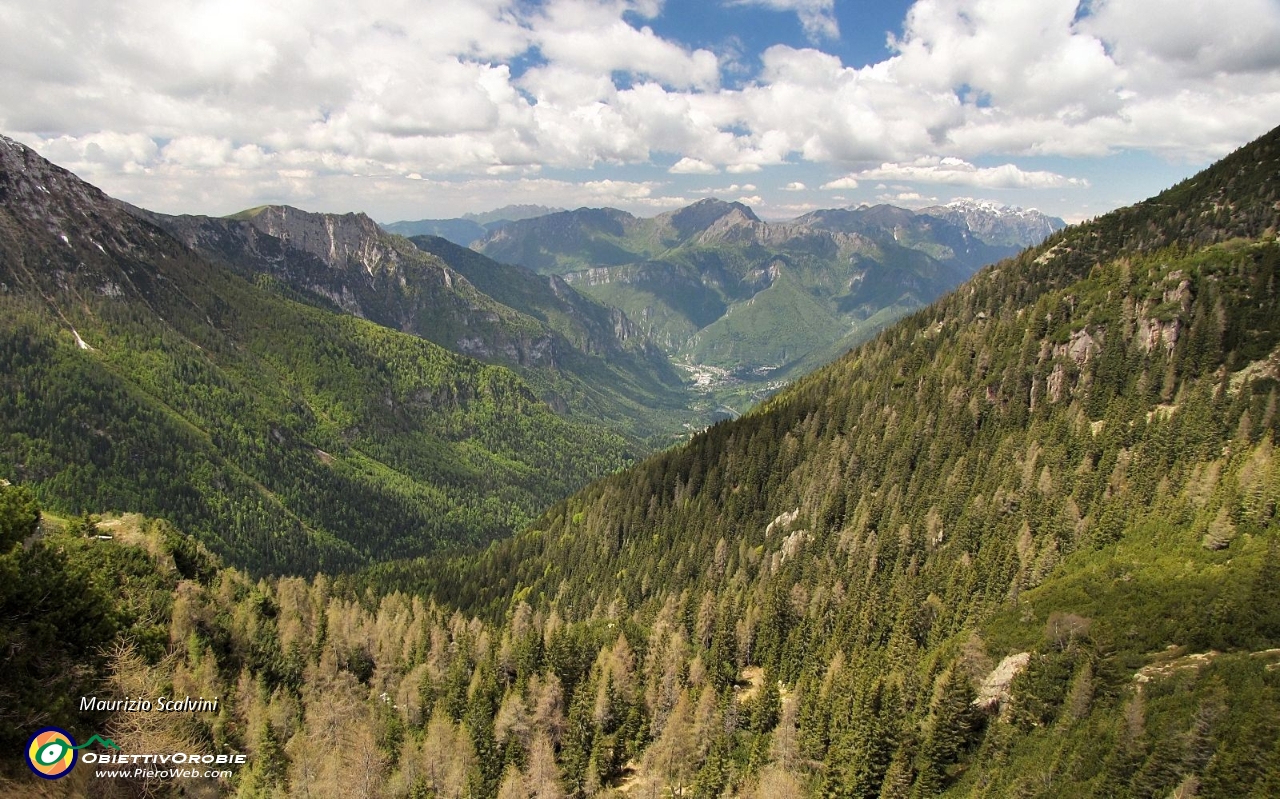 16 Panorama di Valle Brembana....JPG